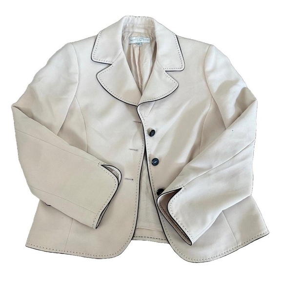 ⭐️TAHARI - TAN AND BLACK BLAZER⭐️ - Picture 2 of 6